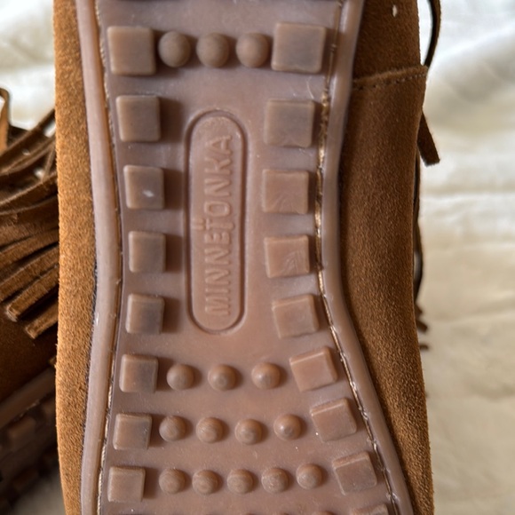 Minnetonka Tan Fringe Moccasin Boots - Picture 5 of 11